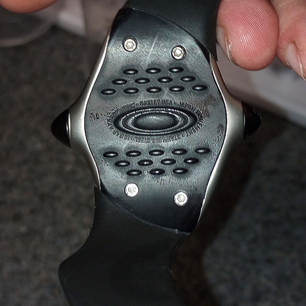 Oakley 10 bar hydrophobic spot crush watch